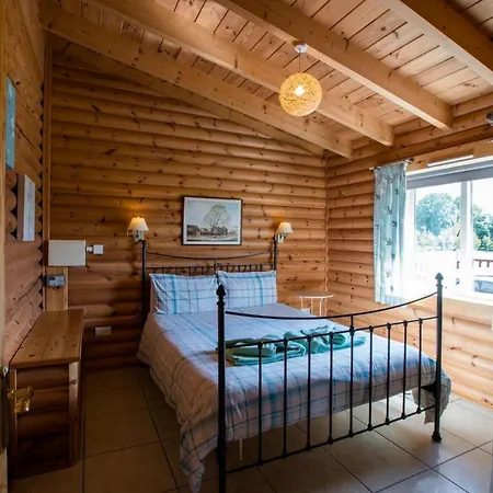 Kingfisher בית נופש *